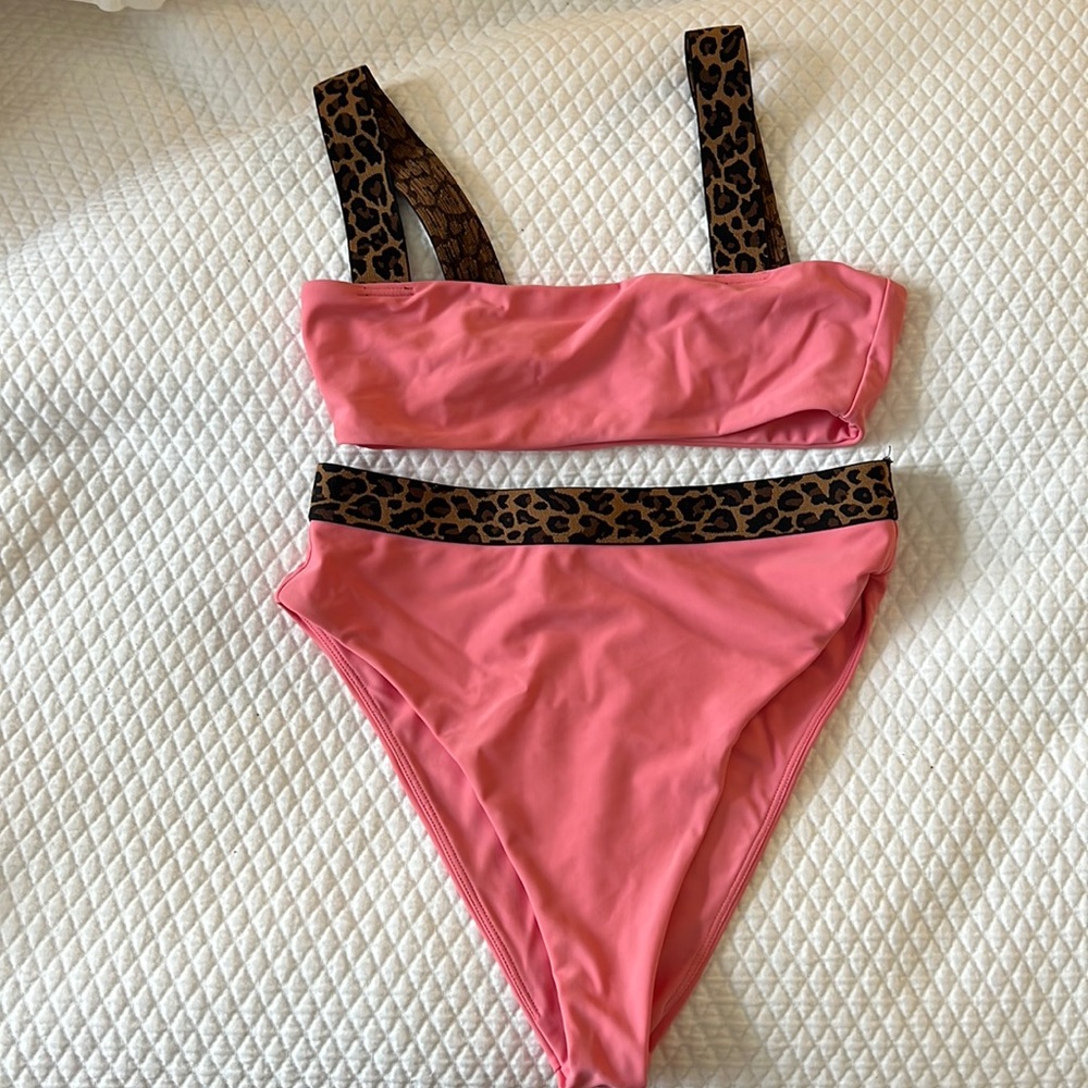Tularosa Bikini Top size XS bottom size S